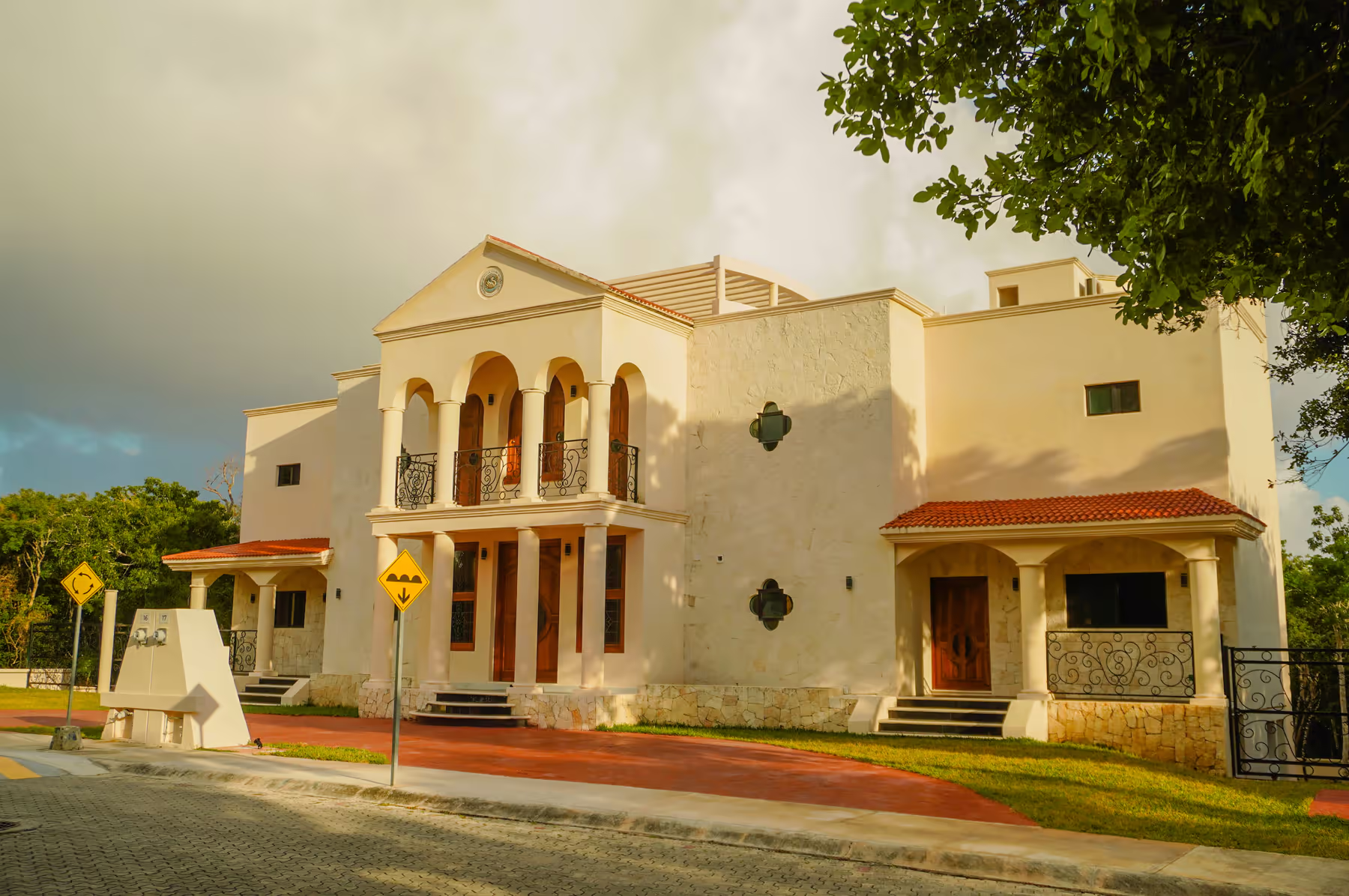 Renta de Villa de Lujo en Akumal de 9 Recámaras para 28 Huéspedes photo 9